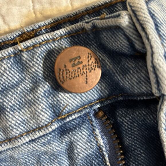 Billabong x Wrangler "Showdown" High-Rise Cut-Off Denim Shorts - Women's Size 27 - Picture 2 of 5